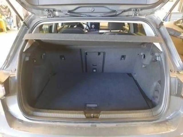 Volkswagen Golf 1.5 eTSI DSG Life