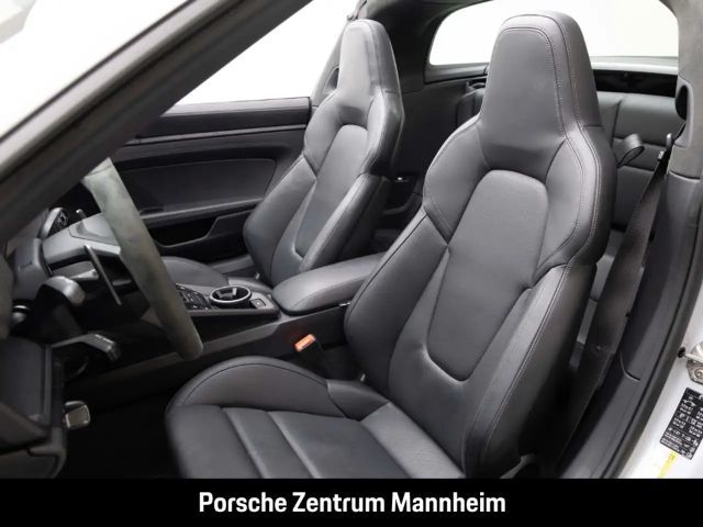 Porsche 911 4 Coupé GTS Targa