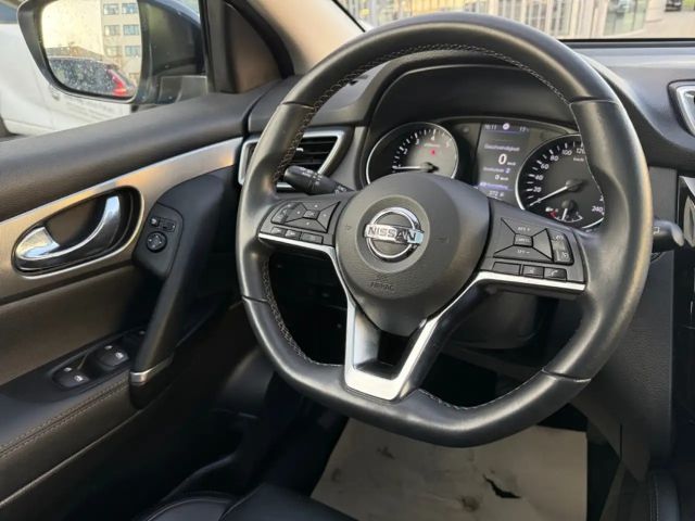 Nissan Qashqai Akari 1.3 160 PS Aut. Panorama 8Fach Bereift Navi