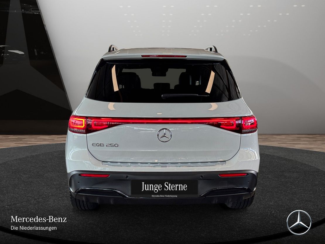 Mercedes-Benz EQB 250