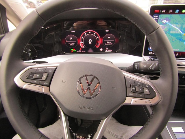 Volkswagen Golf 1.5 eTSI DSG