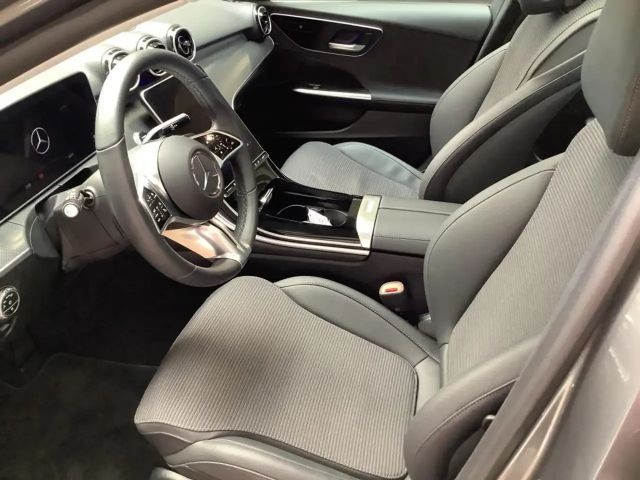 Mercedes-Benz C 180 AVANTGARDE Sedan