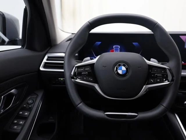 BMW 318 FACELIFT 2 - AUTOMAAT - NAVI -