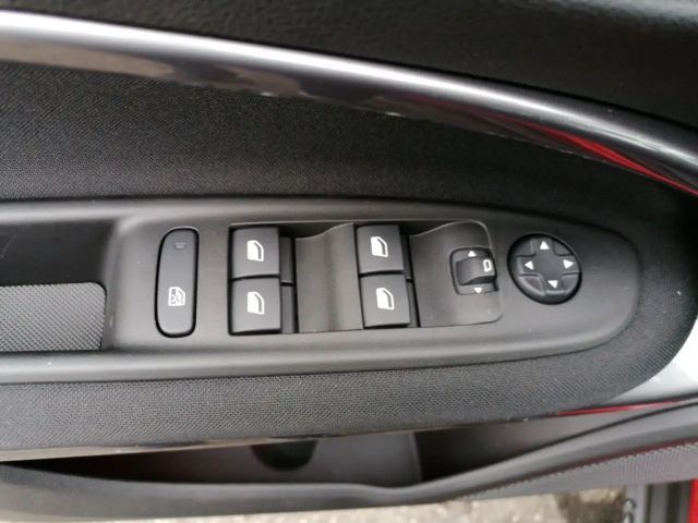 Fiat 600e e PDC LED KlimaA SpurH AUT