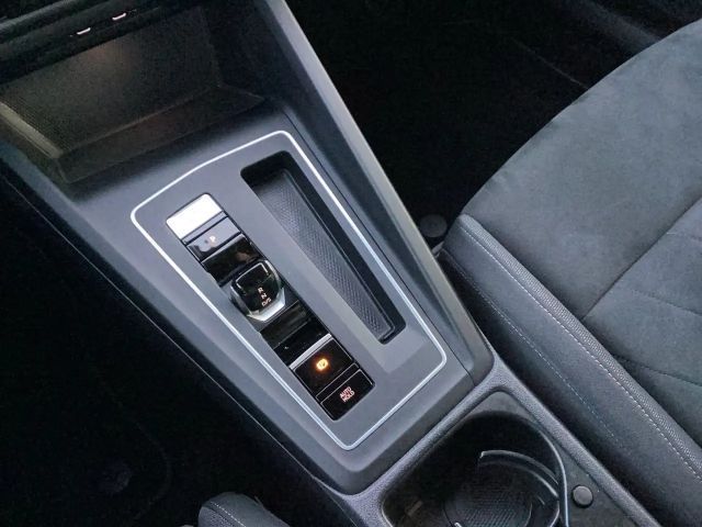 Volkswagen Golf 2.0 TDI DSG Style Variant