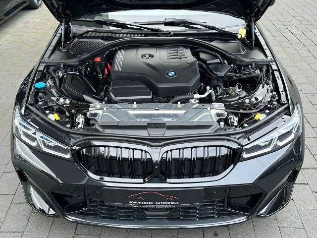 BMW 320 320i M-Sport Sedan