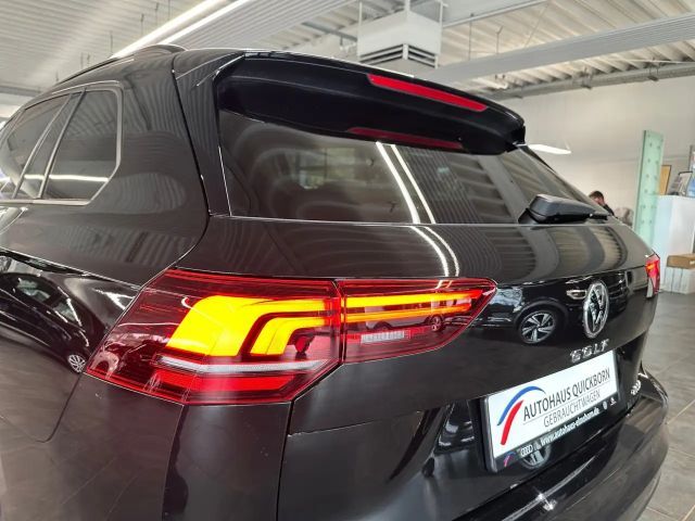 Volkswagen Golf 1.5 eTSI DSG Life Variant