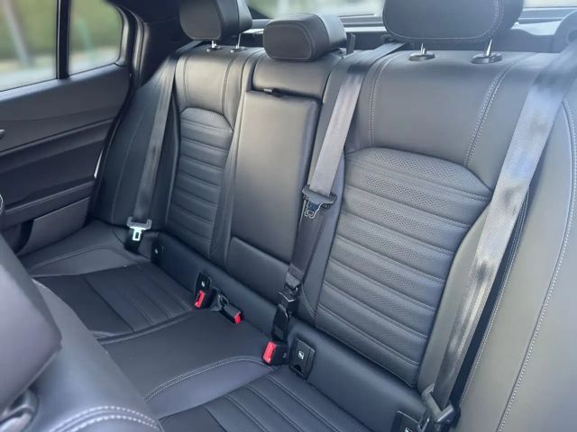 Alfa Romeo Giulia AT8 Q4