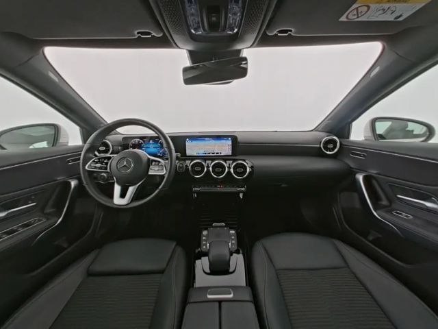Mercedes-Benz A 180 Hatchback Luxury Line