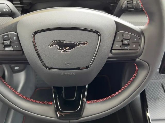 Ford Mustang Mach-E AWD Standard range