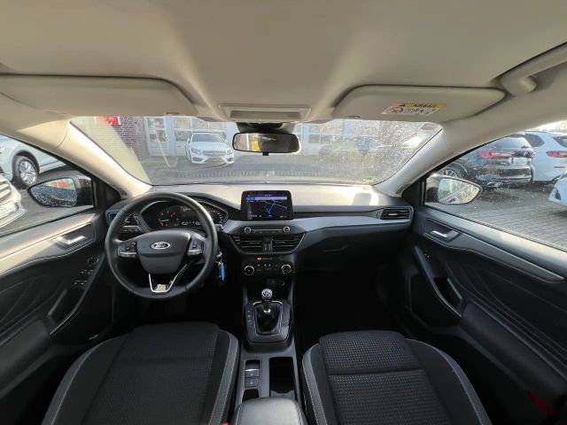 Ford Focus Cool & Connect EcoBoost Wagon