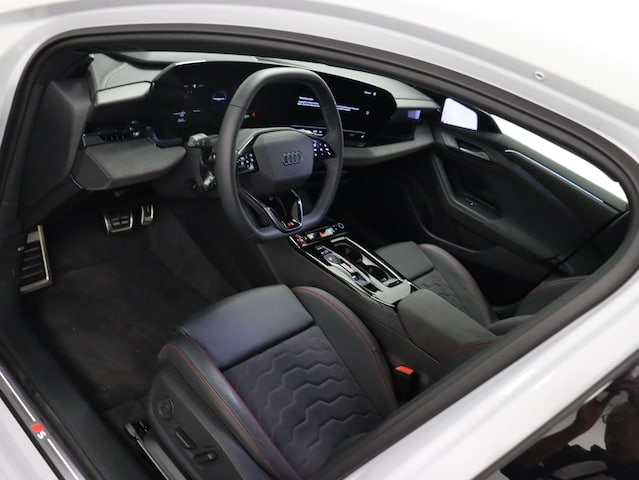 Audi A6 e-tron Avant Quattro