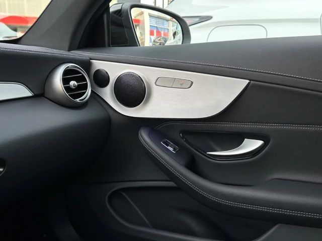 Mercedes-Benz C 200 AMG Line Coupé