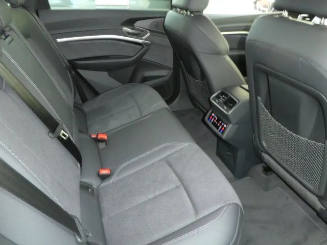 Audi Q8 e-tron 55 Business Quattro