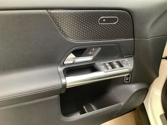 Mercedes-Benz GLA 180 Progressive