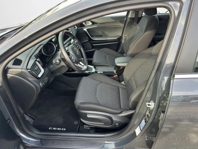 Kia Ceed CRDi Hybrid Spirit