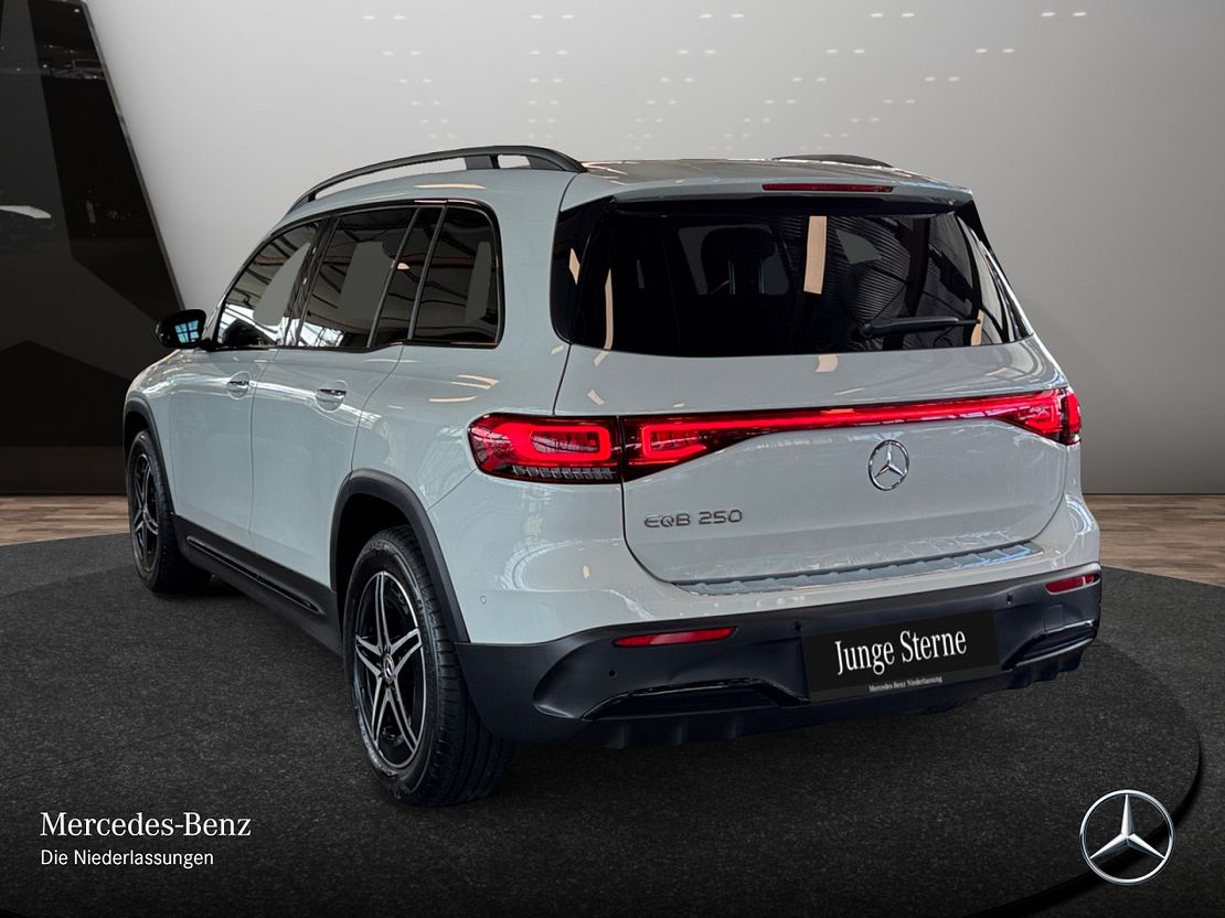 Mercedes-Benz EQB 250