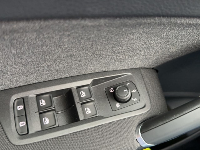 Volkswagen Touran MOVE 1,5 l TSI DSG AHK / REARVIEW / NAVI / IQ.DRIVE