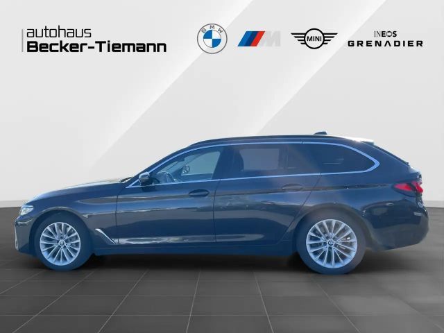 BMW 530 530d Luxury Line Touring xDrive