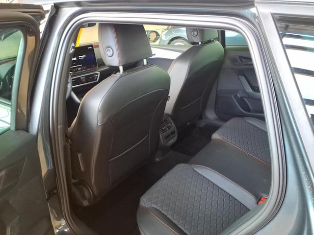 Seat Leon 1.5 eTSI DSG FR-lijn Sportstourer