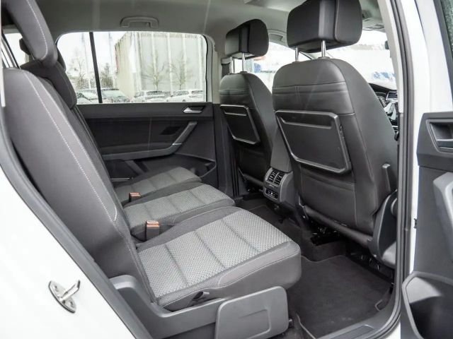 Volkswagen Touran 1.5 TSI DSG R-Line