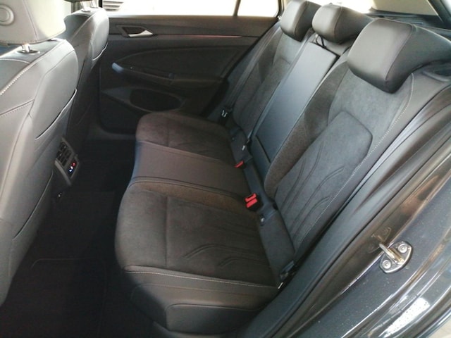 Volkswagen Golf 1.5 TSI DSG Style Variant