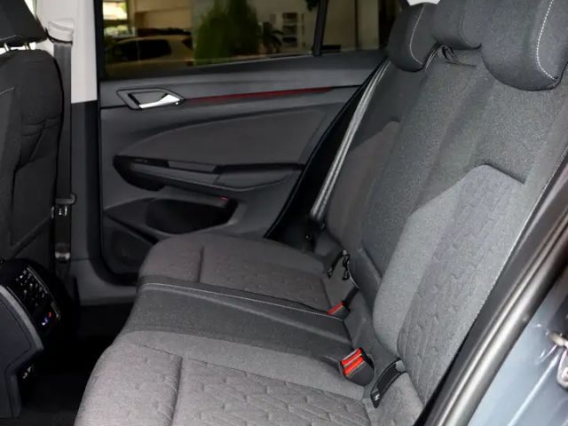 Volkswagen Golf 1.5 eTSI DSG