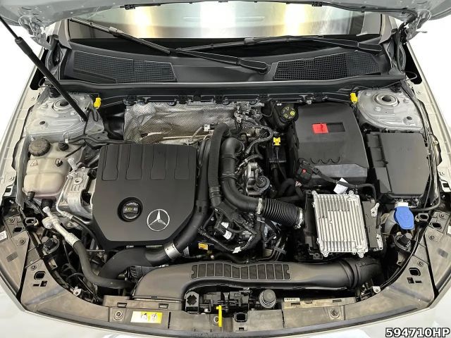 Mercedes-Benz CLA 200 AMG Line