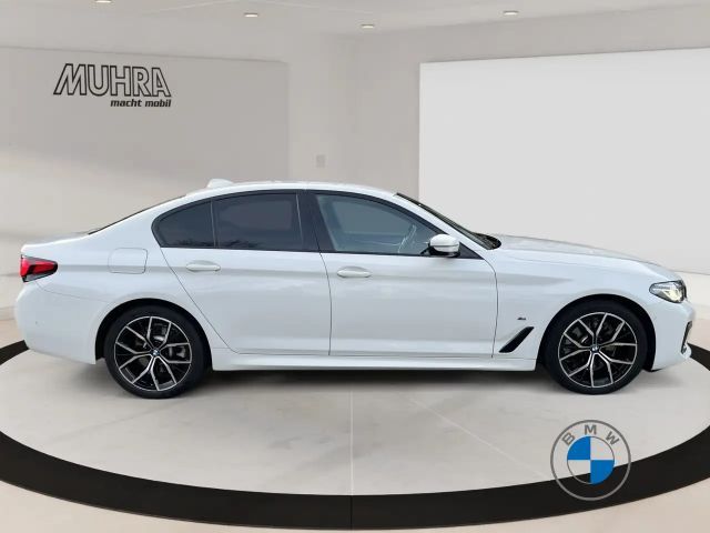 BMW 520 520d M-Sport Sedan