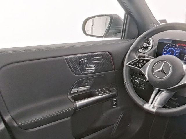 Mercedes-Benz EQA 300 4MATIC
