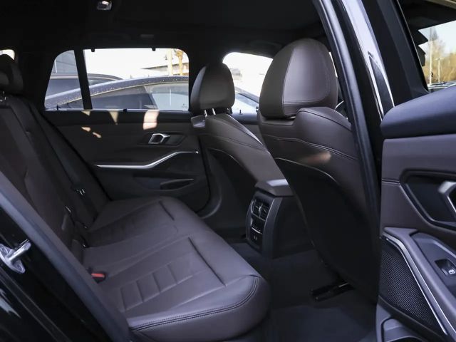 BMW 330 330e M-Sport Touring xDrive