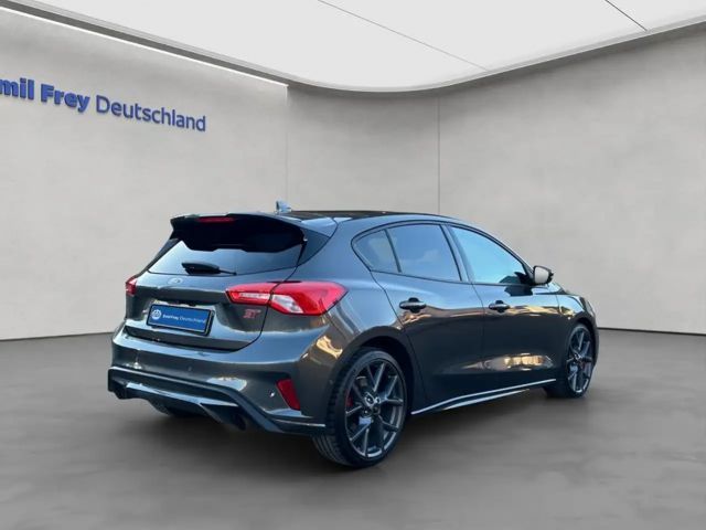 Ford Focus EcoBoost ST Line