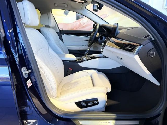 BMW 530 530d Luxury Line Sedan xDrive