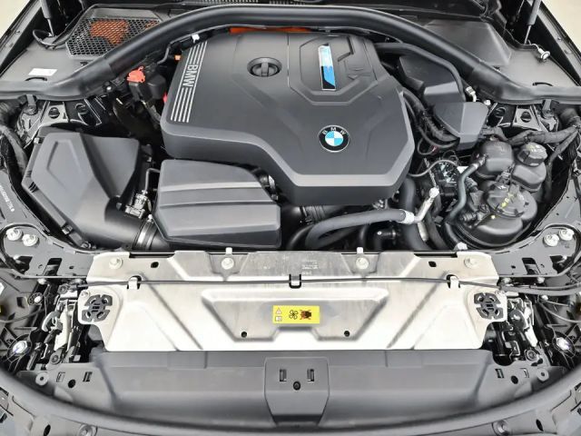 BMW 330 330e Sedan