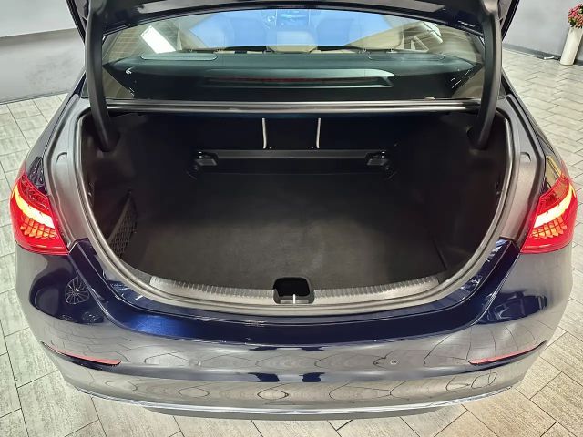 Mercedes-Benz C 200 Sedan