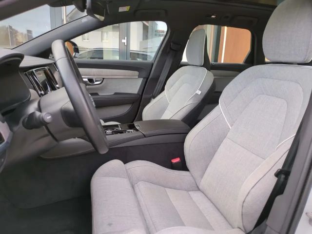 Volvo V90 AWD Dark Plus Recharge