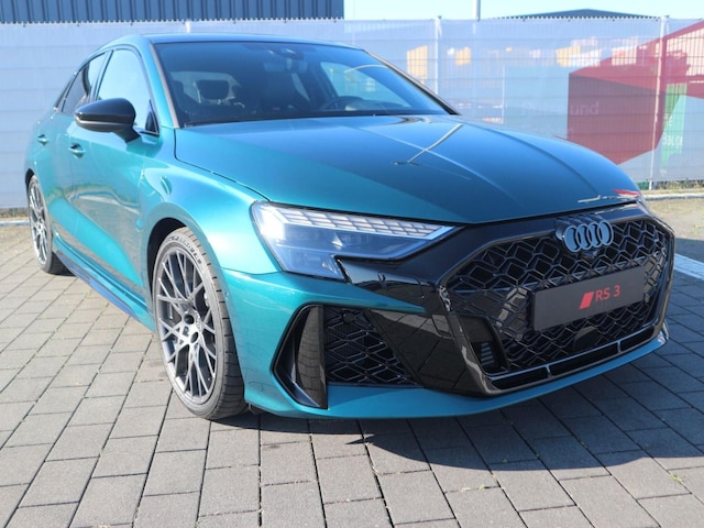 Audi RS3 Quattro S-Tronic Sedan