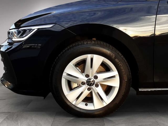 Volkswagen Golf 1.5 eTSI Life