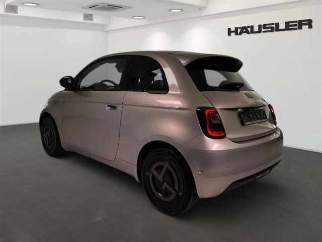 Fiat 500e 118PS "Giorgio Armani" Leder Navi