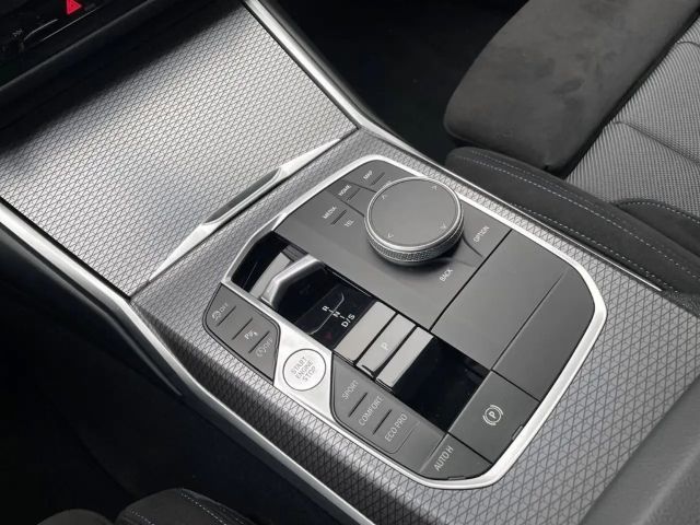 BMW 330 330i M-Sport xDrive