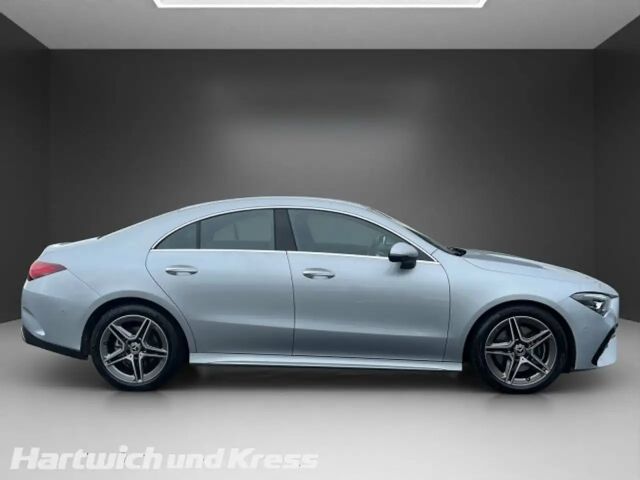 Mercedes-Benz CLA 200 AMG Line Sedan