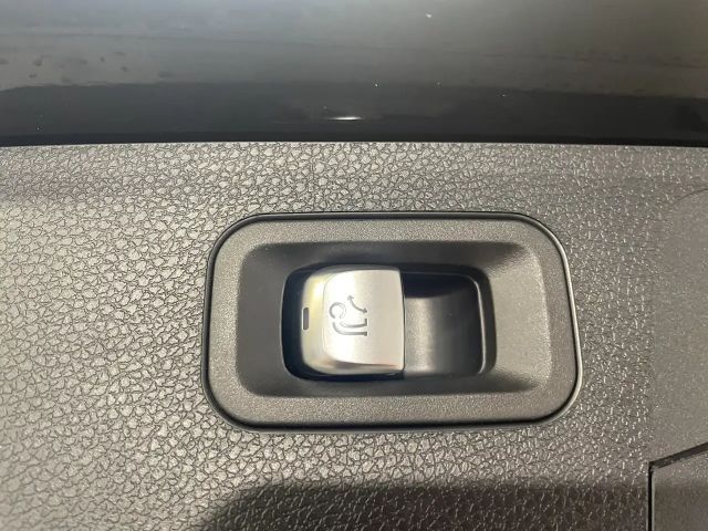 Mercedes-Benz E 200 AVANTGARDE E 200 d