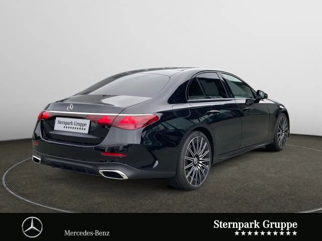 Mercedes-Benz E 200 Sedan