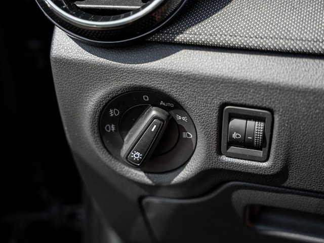 Skoda Fabia 1.0 MPI 5-GANG SpurH SoundSys