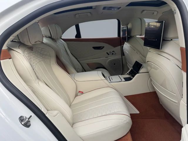 Bentley Flying Spur Hybrid V8