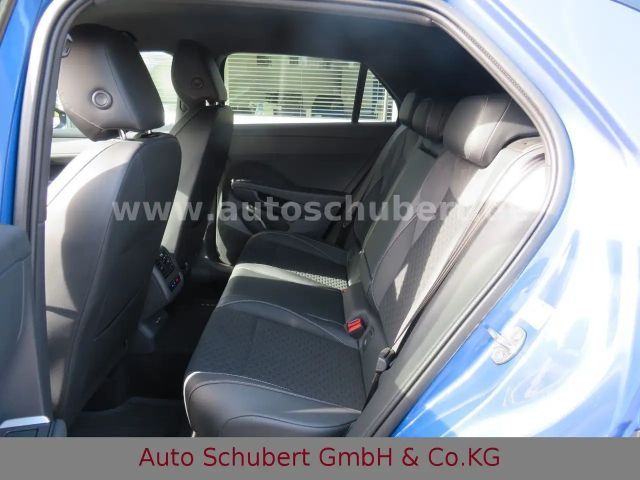 Volkswagen T-Roc 1.5 eTSI DSG R-Line