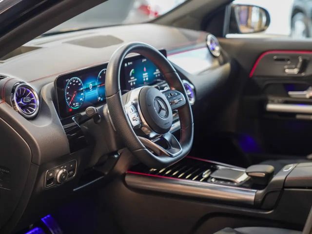 Mercedes-Benz EQA 300 4MATIC AMG Line