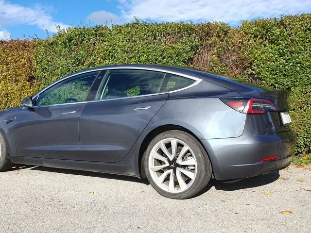Tesla Model 3 RWD Standard Range