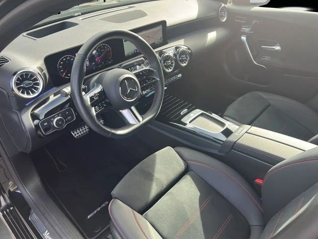 Mercedes-Benz A 250 4MATIC AMG Line