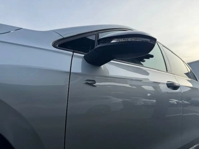 Volkswagen Golf 1.5 TSI R-Line